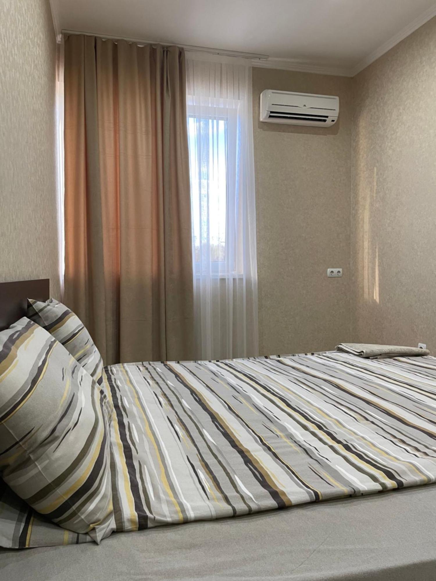 Mini Hotel Leon Lalovo Eksteriør billede