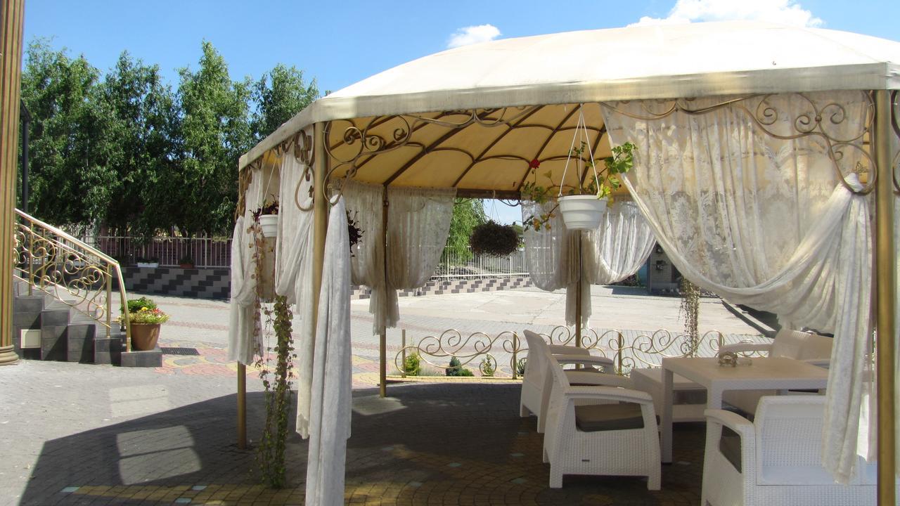 Mini Hotel Leon Lalovo Eksteriør billede