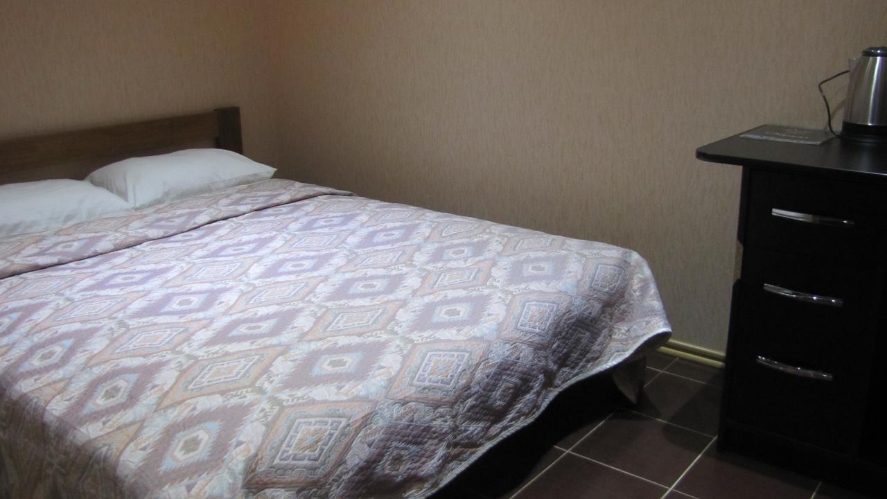 Mini Hotel Leon Lalovo Eksteriør billede